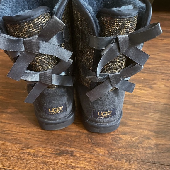 Ugg Australia Navy Cheetah Print Bailey Bow - Picture 2 of 4